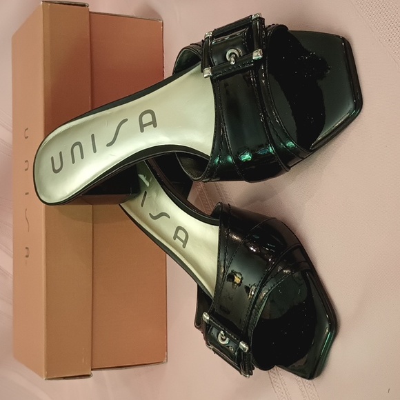 UNISA BLK Patent Leather w/Buckle and  Block Heel - Picture 8 of 9